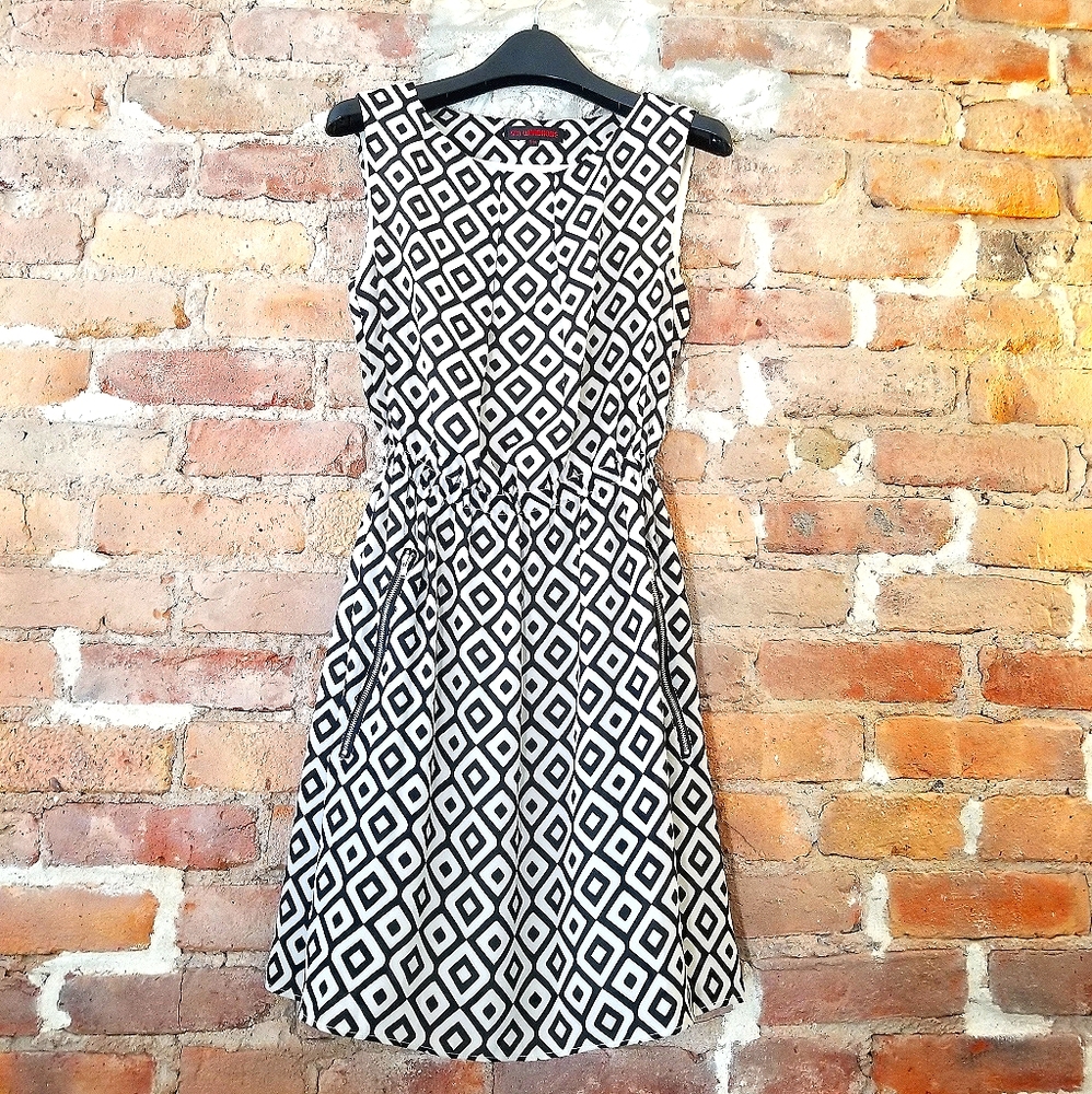 Retro Sleeveless Dress With Zippered Pockets